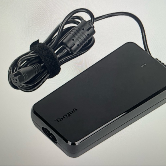 Targus APA 32US Laptop Charger With USB Fast Charging Port - Picture 7 of 10